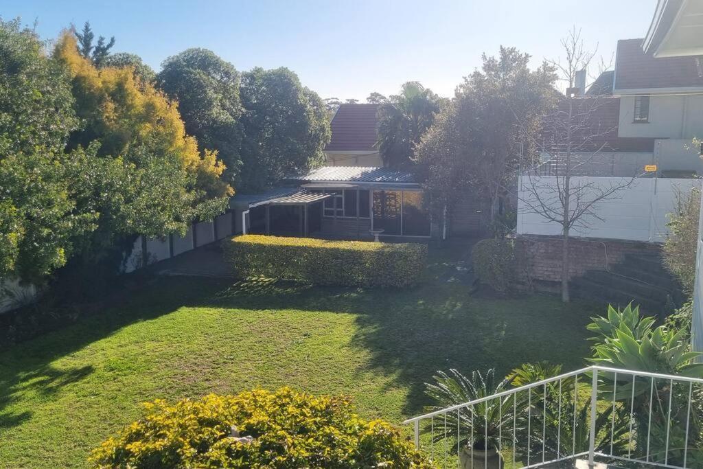 Beautiful 4 Bedroom Overlooking The Ocean In Somerset West Holiday home Cape Town