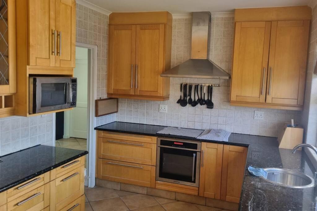 Holiday home Beautiful 4 Bedroom Overlooking The Ocean In Somerset West *