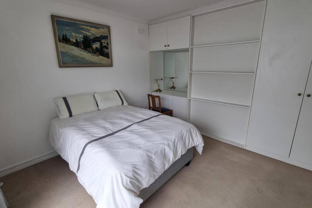 Beautiful 4 Bedroom Overlooking The Ocean In Somerset West Cape Town