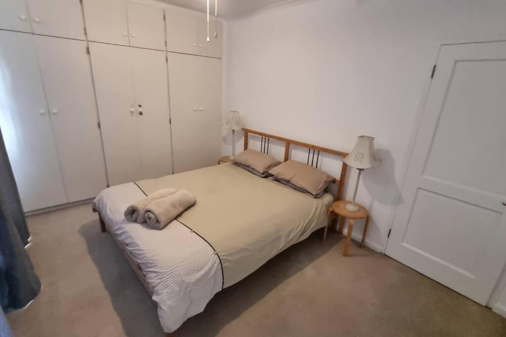 Beautiful 4 Bedroom Overlooking The Ocean In Somerset West Cape Town