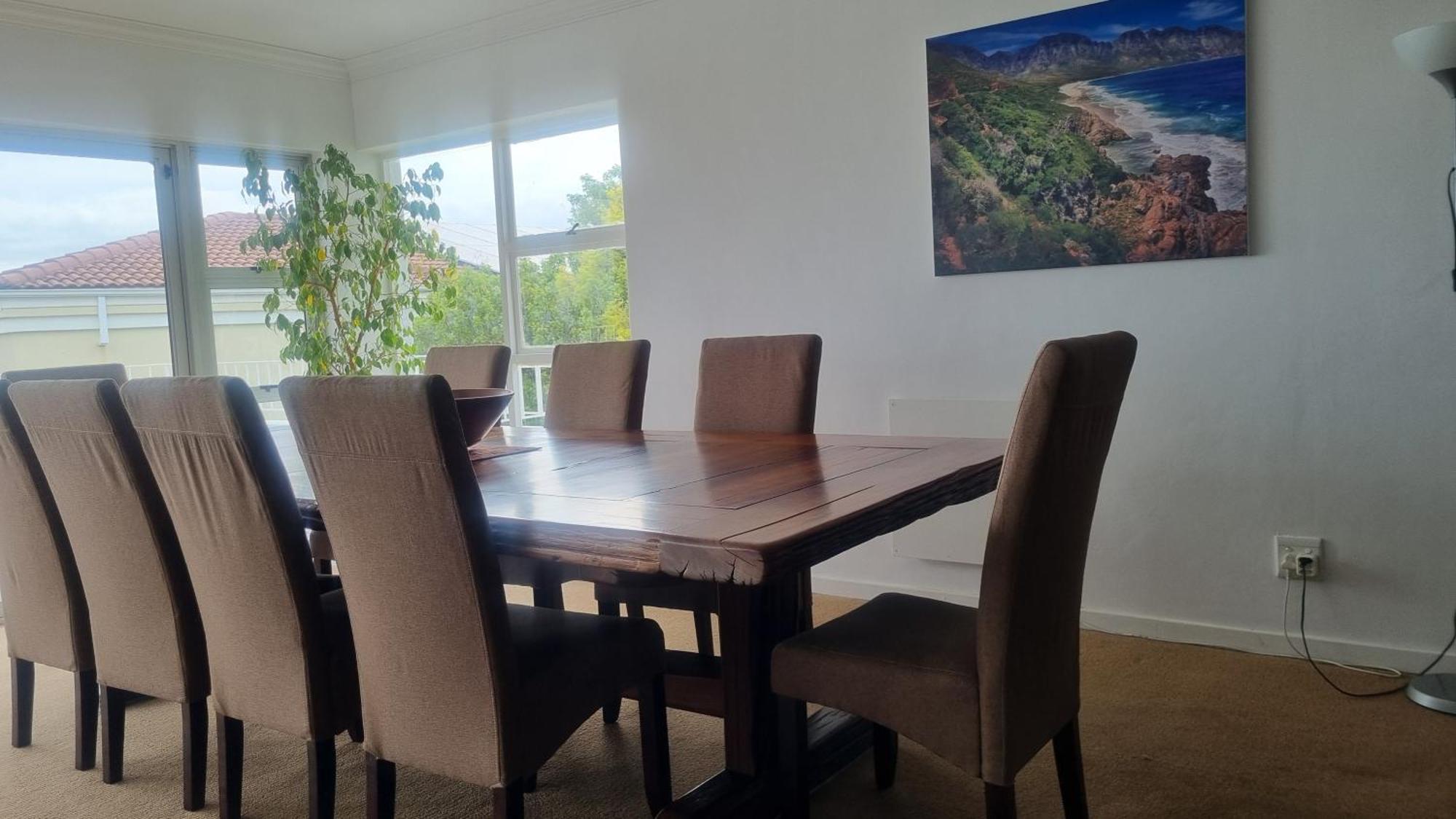 Beautiful 4 Bedroom Overlooking The Ocean In Somerset West * Cape Town