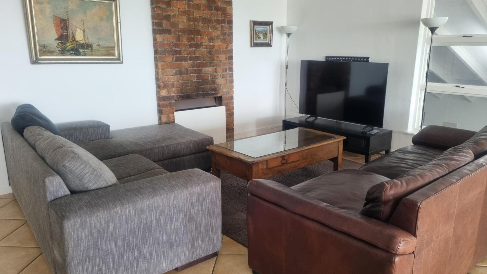 Beautiful 4 Bedroom Overlooking The Ocean In Somerset West