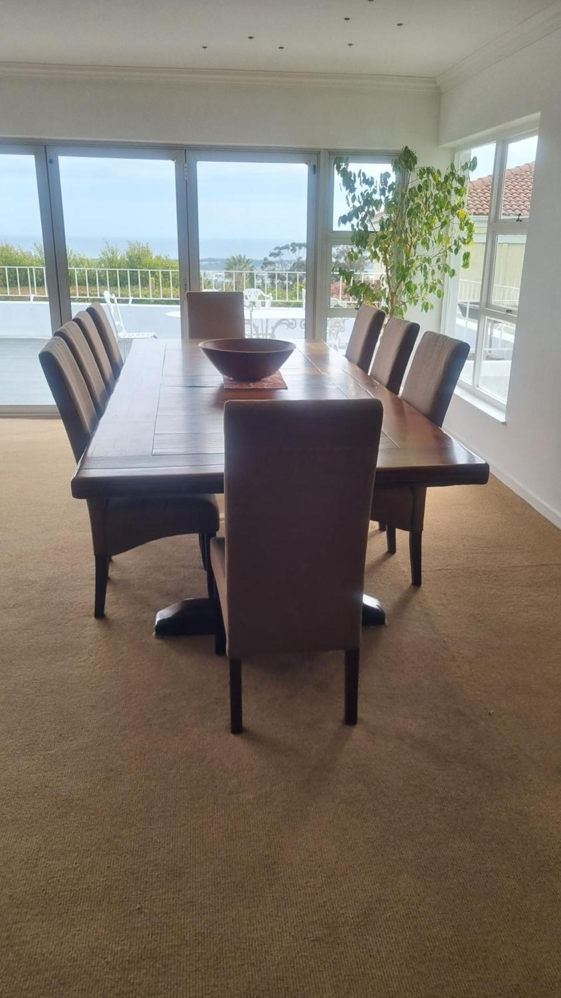Beautiful 4 Bedroom Overlooking The Ocean In Somerset West Holiday home *