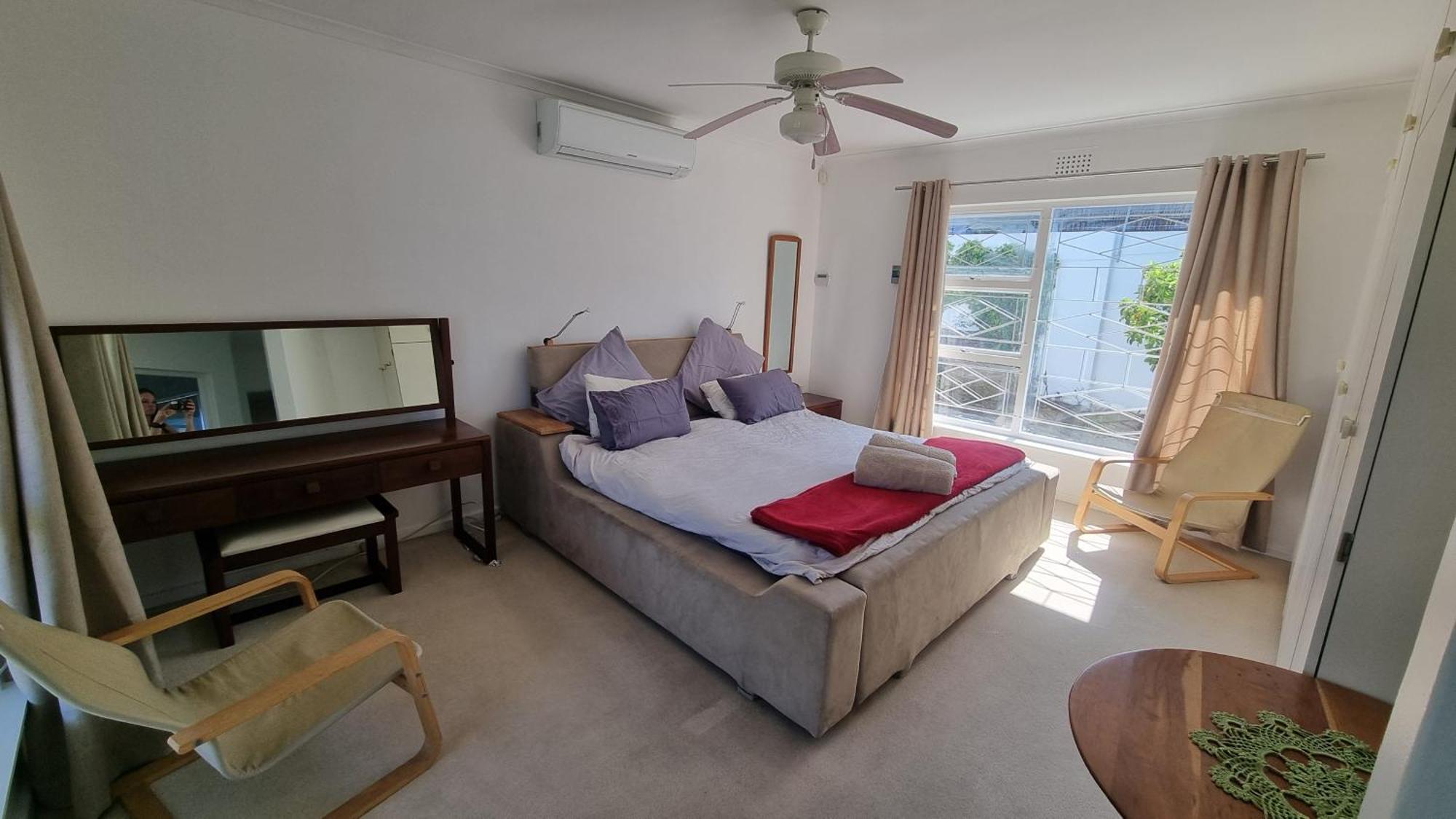 Beautiful 4 Bedroom Overlooking The Ocean In Somerset West Holiday home *