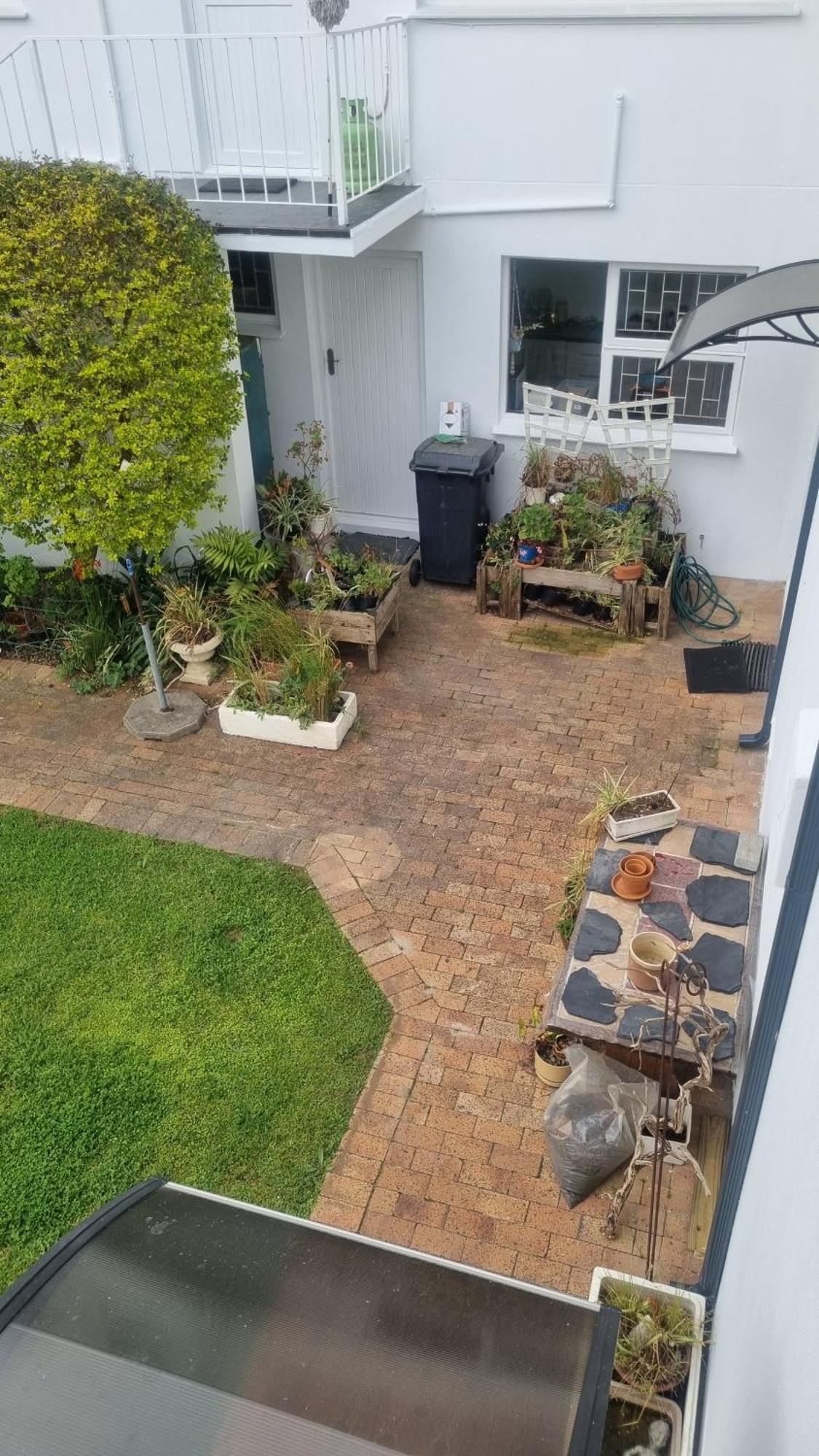 Beautiful 4 Bedroom Overlooking The Ocean In Somerset West Holiday home *