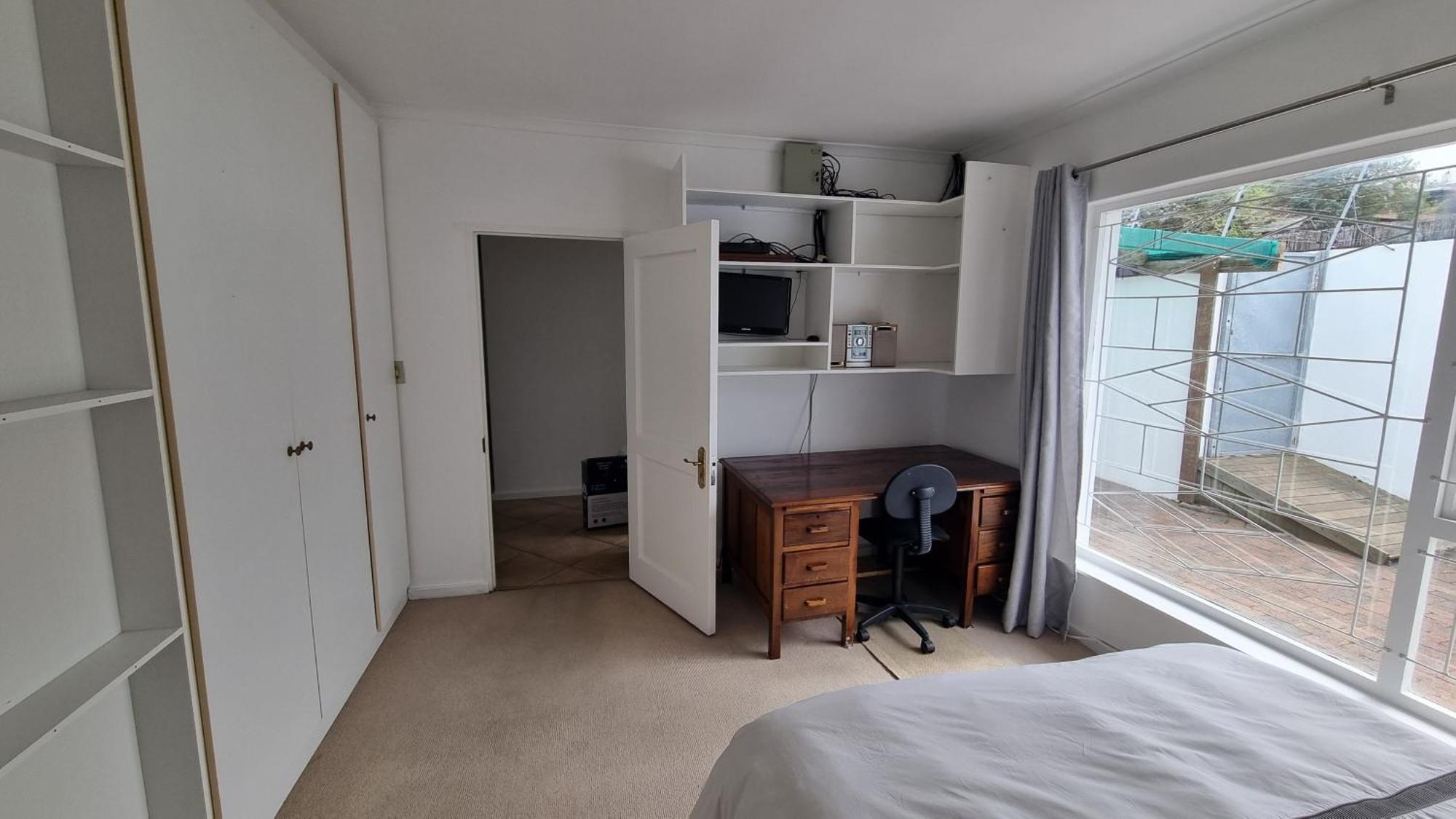 Beautiful 4 Bedroom Overlooking The Ocean In Somerset West Holiday home